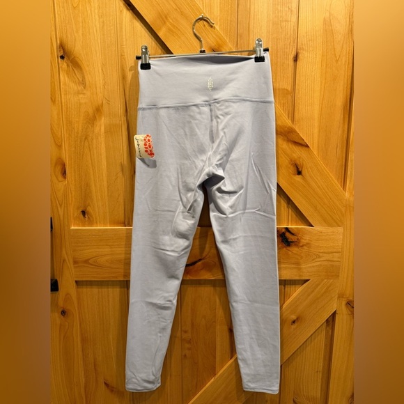 FP Movement Women’s Platinum Gray Never Better Leggings Size S NWT - Picture 5 of 6